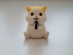Handmålat marsvin / hamster. Figur miniatyr (vit/cremefärgad)