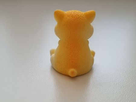 Handmålat marsvin / hamster. Figur miniatyr (vit/cremefärgad)