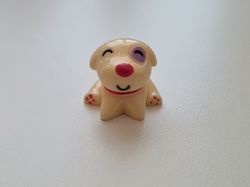 1 st glad liten hund, figur miniatyr (cremefärgad)