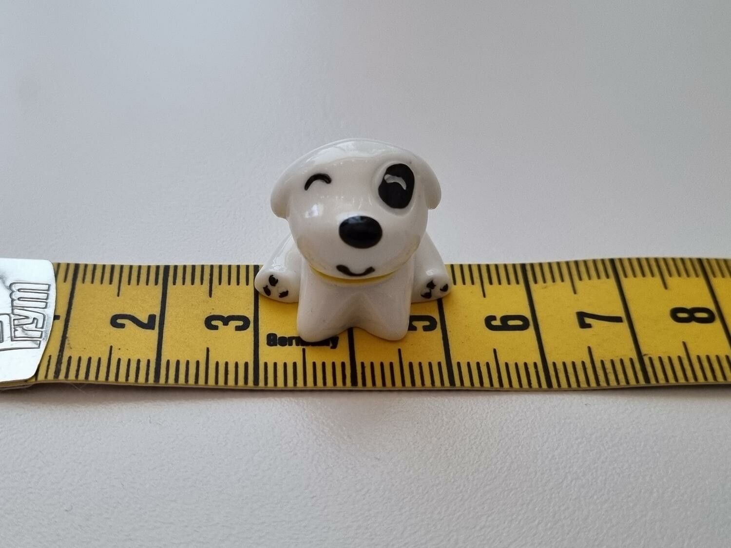 1 st glad liten hund, figur miniatyr (vit)