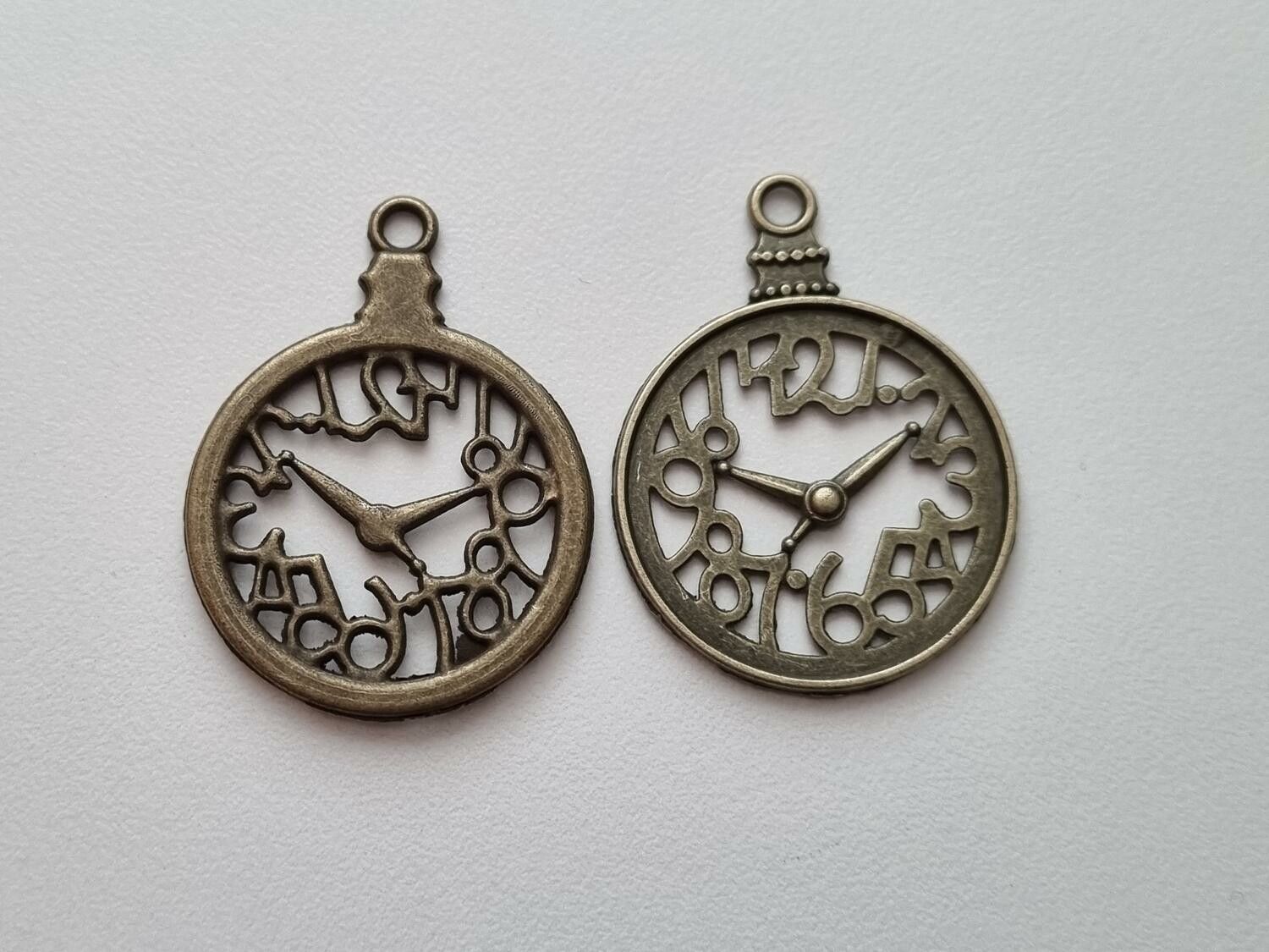 Berlock klockor i steampunk, bronsfärgade klockberlocker