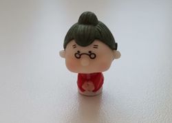 Miniatyr, figur - Söt liten gumma (röda kläder)