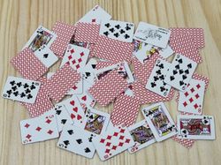 Mini kortlek, Miniatyr till dockhuset tittskåp poker (54 kort + två askar)