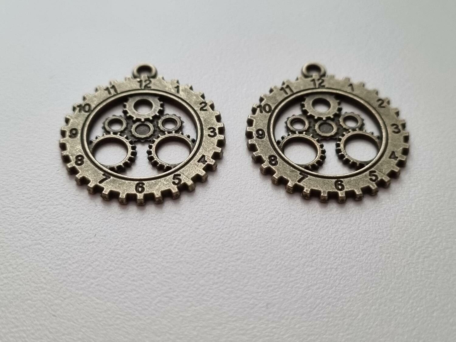 2 st Klockberlock i steampunk, bronsfärgad charm klocka