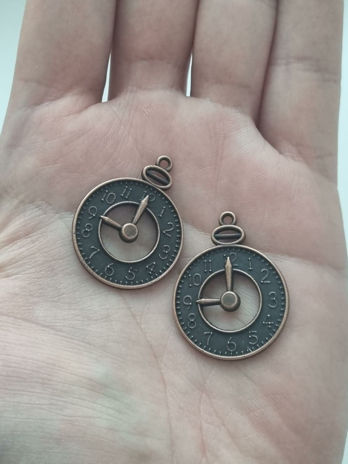 2 st Klockberlocker i steampunk, kopparfärgad charm klocka