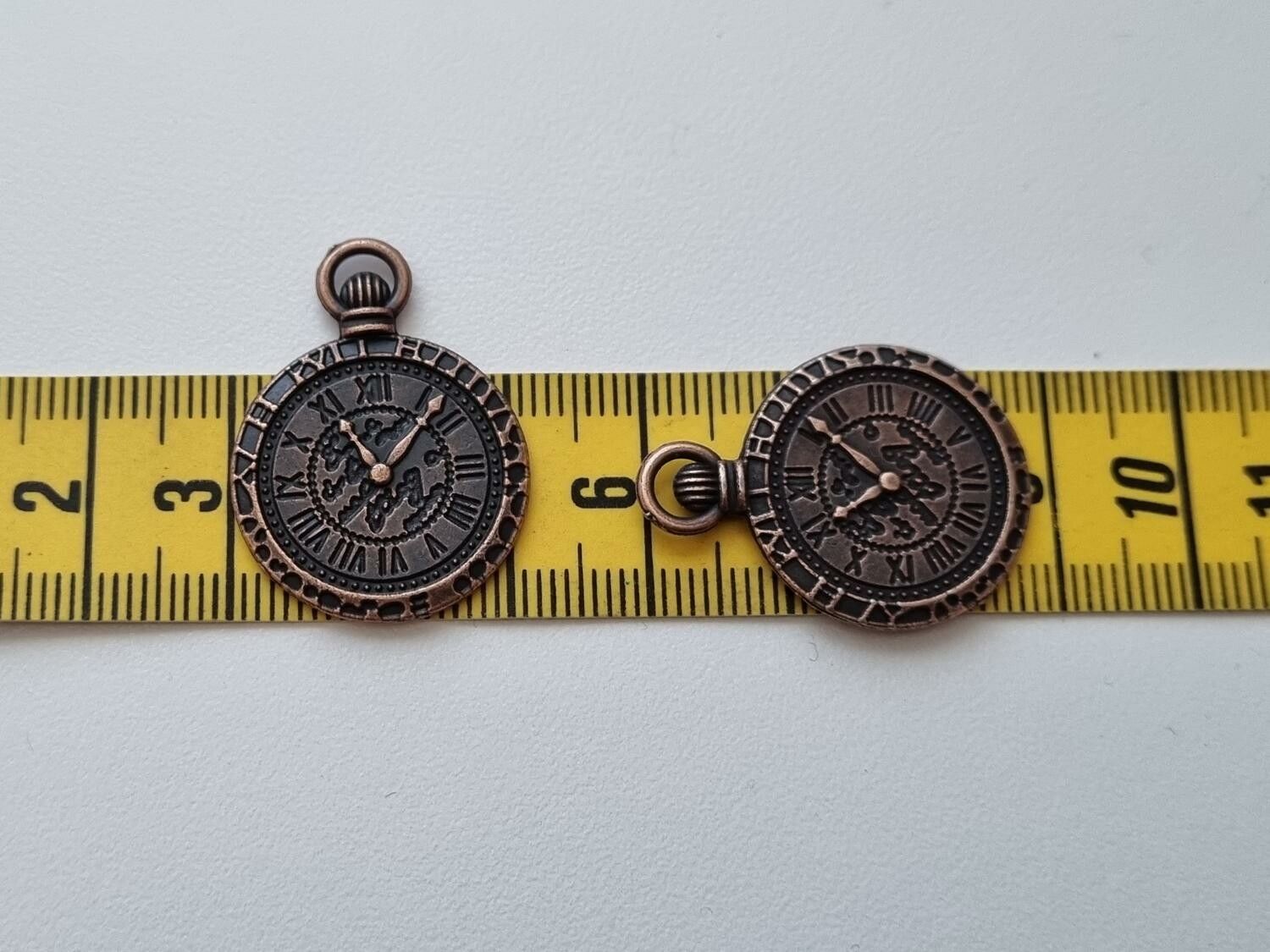 2 st Klockberlock i steampunk, kopparfärgad charm klocka