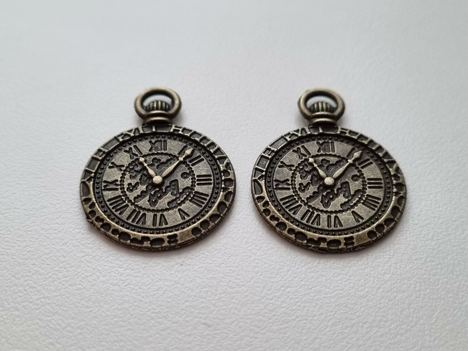 2 st Klockberlock i steampunk, bronsfärgad charm klocka