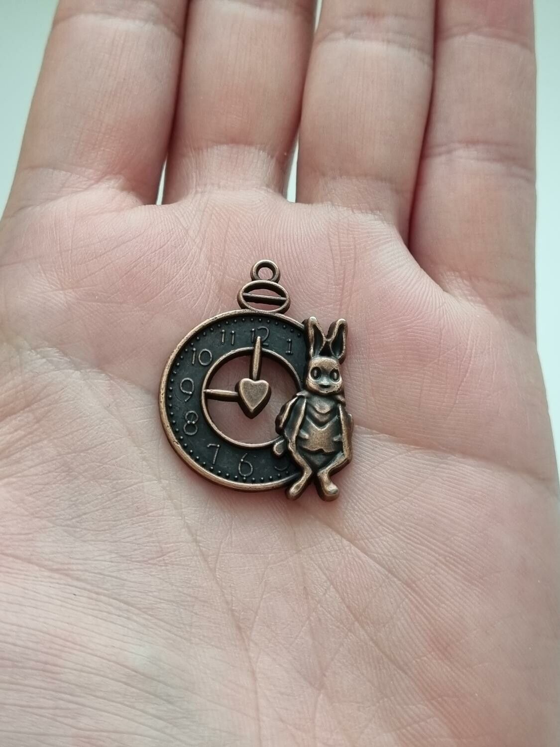 Berlock klocka i steampunk, klockberlock (kopparfärgad)