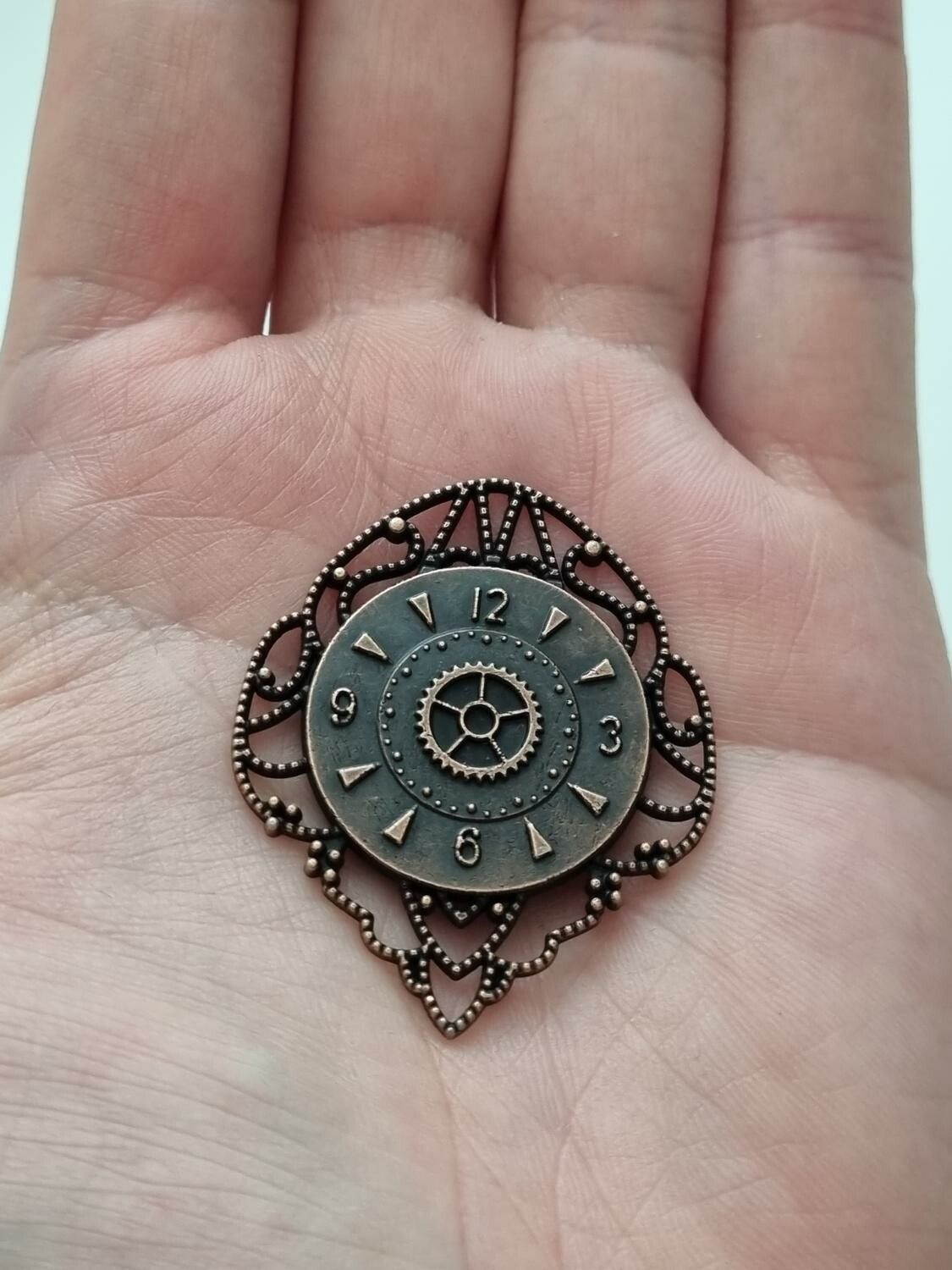 Berlock klocka i steampunk, klockberlock (kopparfärgad)