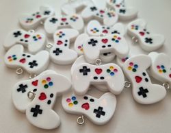 2 st Berlocker Handkontroller, hängen miniatyrer (vita)
