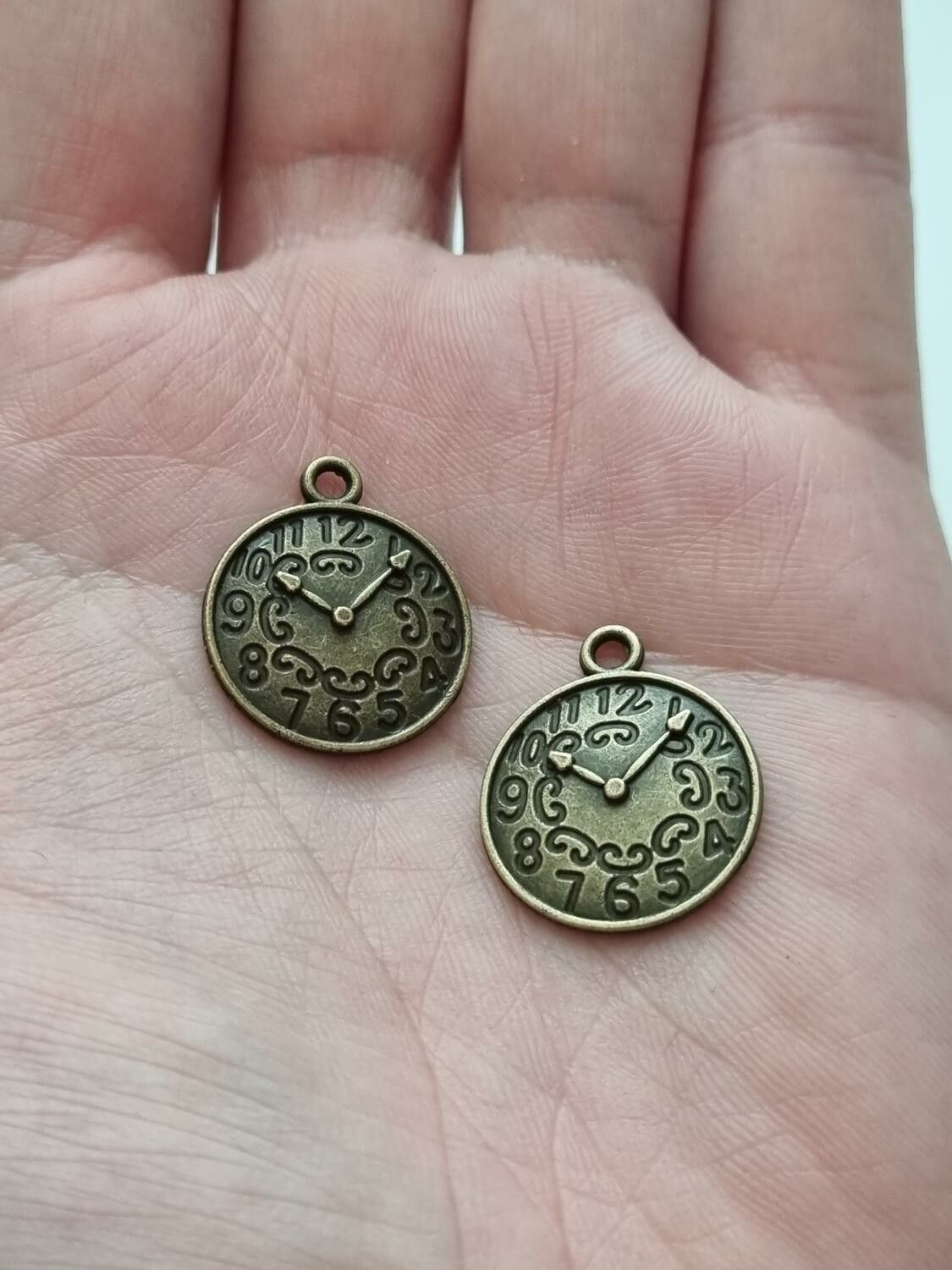 Härliga berlocker klockor i steampunk, bronsfärgade klockberlocker