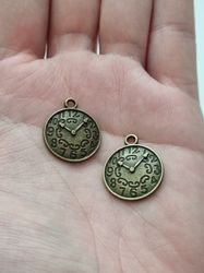 Härliga berlocker klockor i steampunk, bronsfärgade klockberlocker