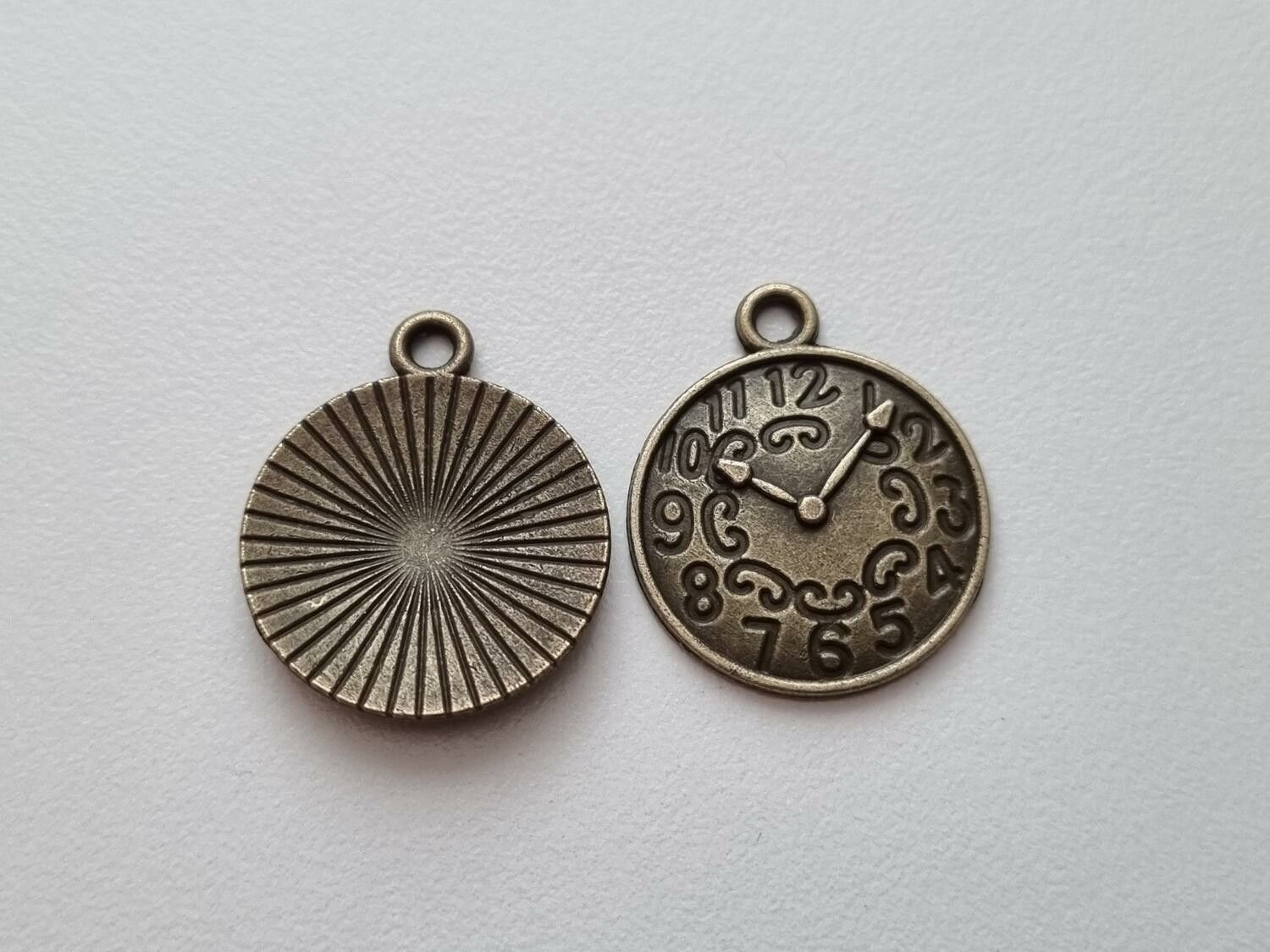 Härliga berlocker klockor i steampunk, bronsfärgade klockberlocker