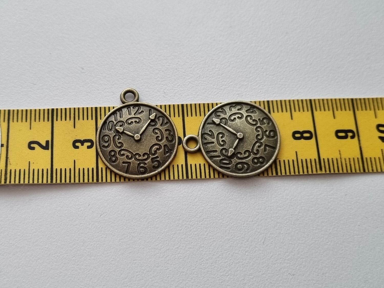 Härliga berlocker klockor i steampunk, bronsfärgade klockberlocker