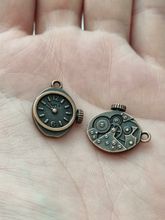 2 st fina berlocker klockor i steampunk, kopparfärgade klockberlocker