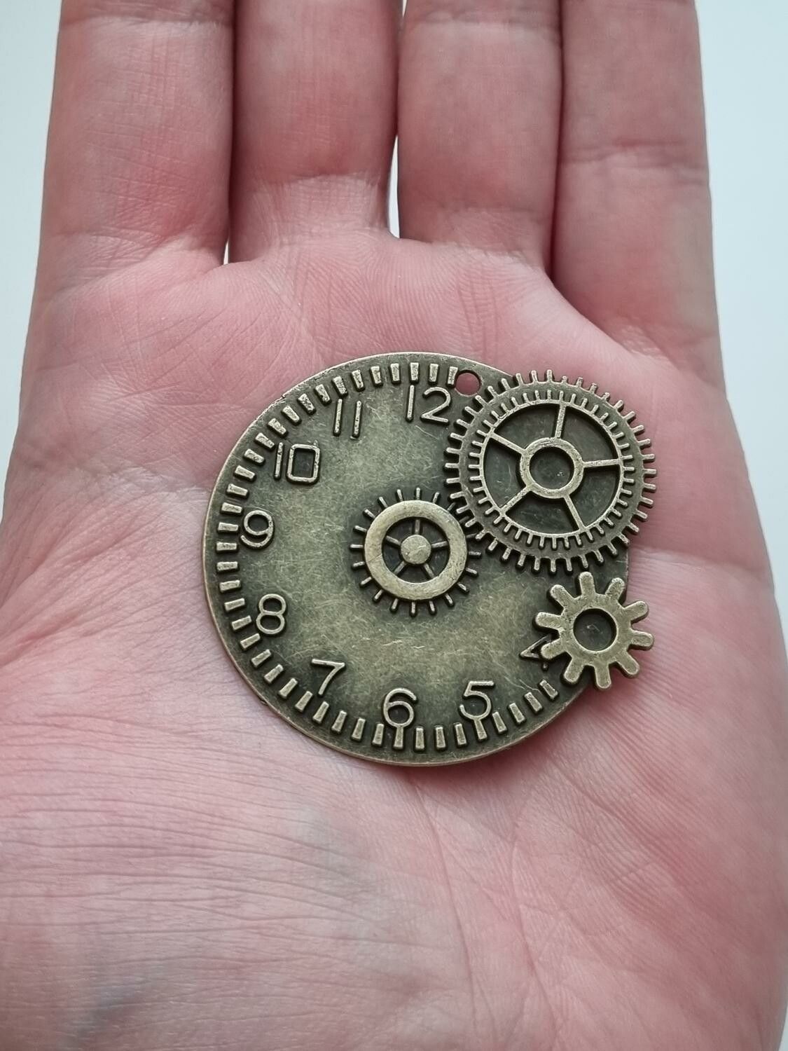 Berlock Klocka i steampunk, bronsfärgad rund klockberlock