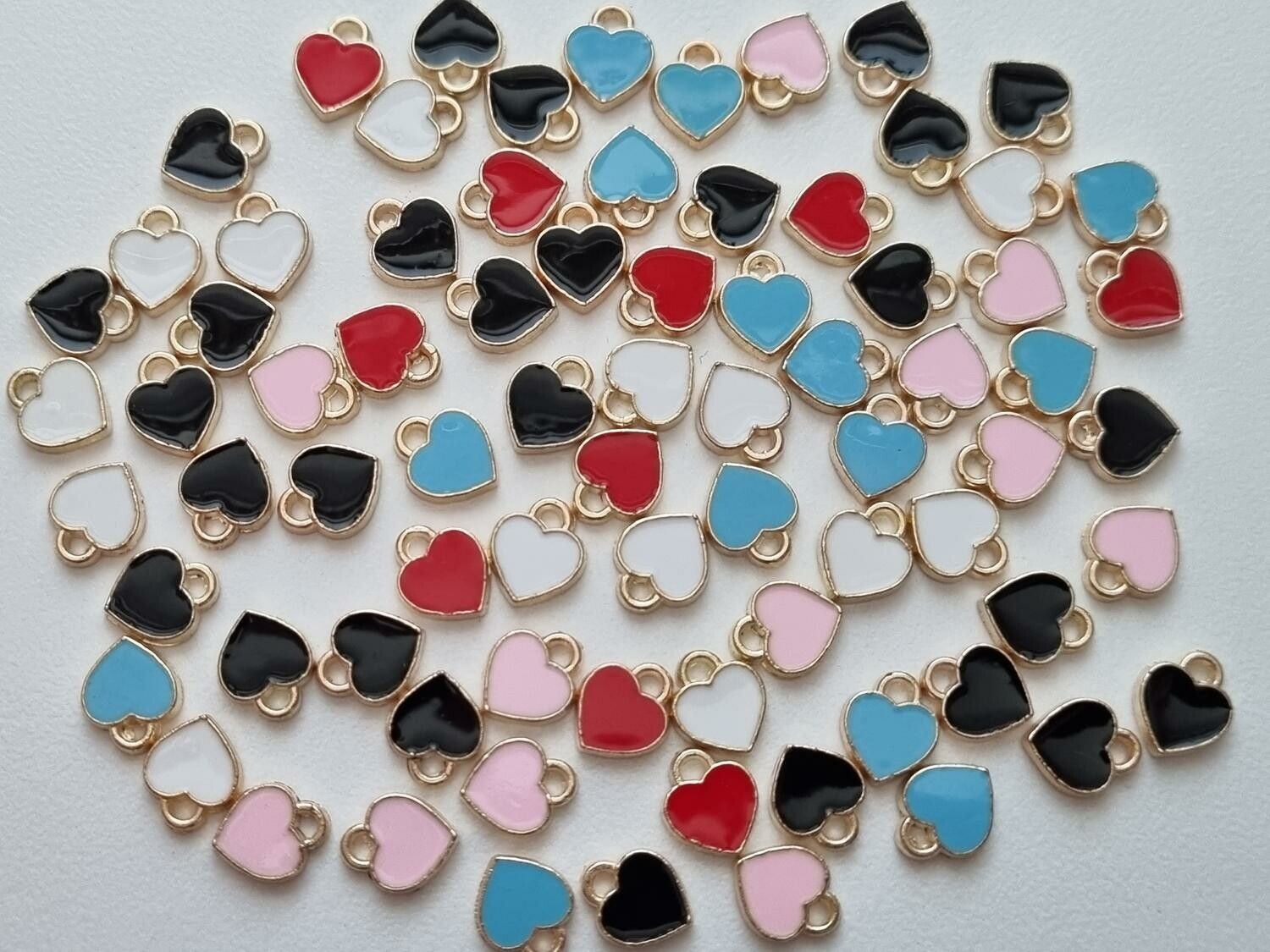 Berlocker Charms Hjärtan 10 st