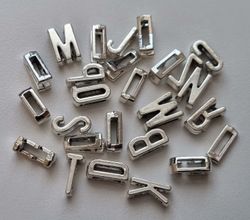 26 st bokstäver, alfabetet (A-Z) i antiksilverfärg