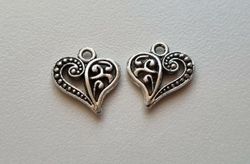 2 st berlocker charms Hjärtan i antiksilverfärg