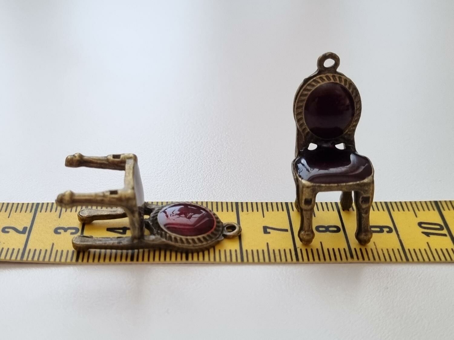 2 st Miniatyrer Stolar, Stol berlock