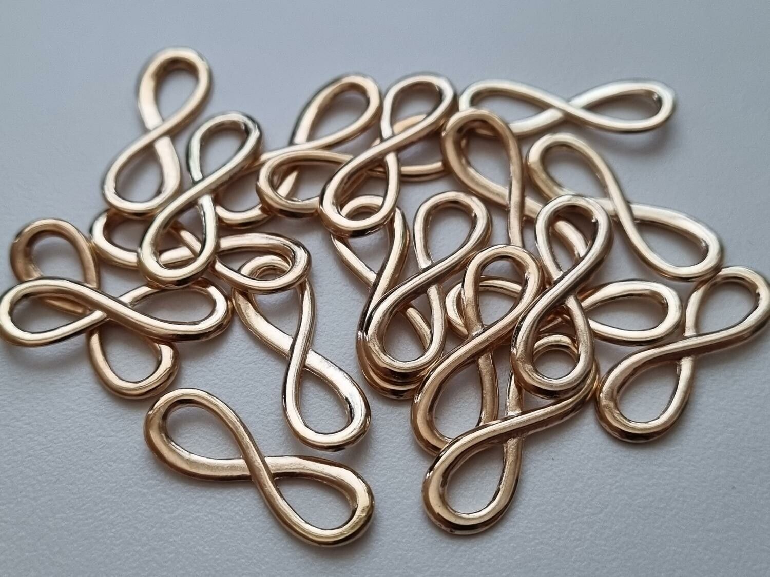 2 st Berlocker Charms Oändlighet / Infinity (Guldfärgade)