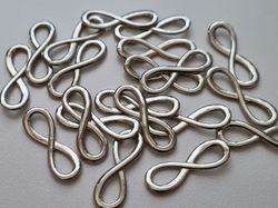 2 st Berlocker Charms Oändlighet / Infinity (Silverfärgade)