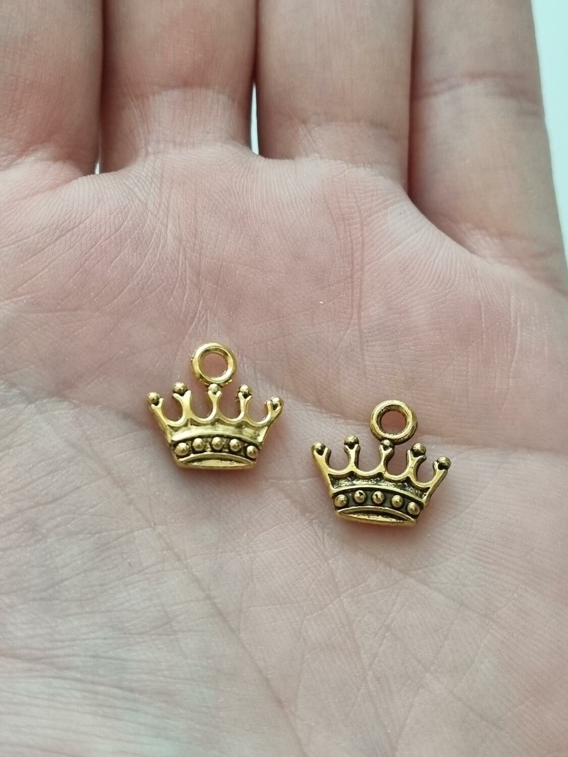 2 st Kungakronor berlocker charms (antikguldfärgade)