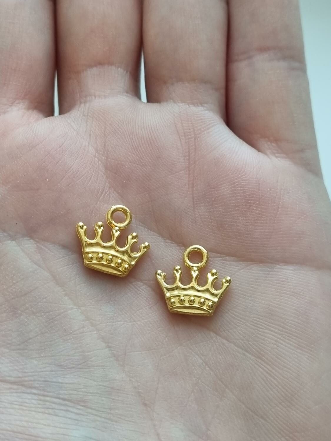 2 st Kungakronor berlocker charms (guldfärgade)