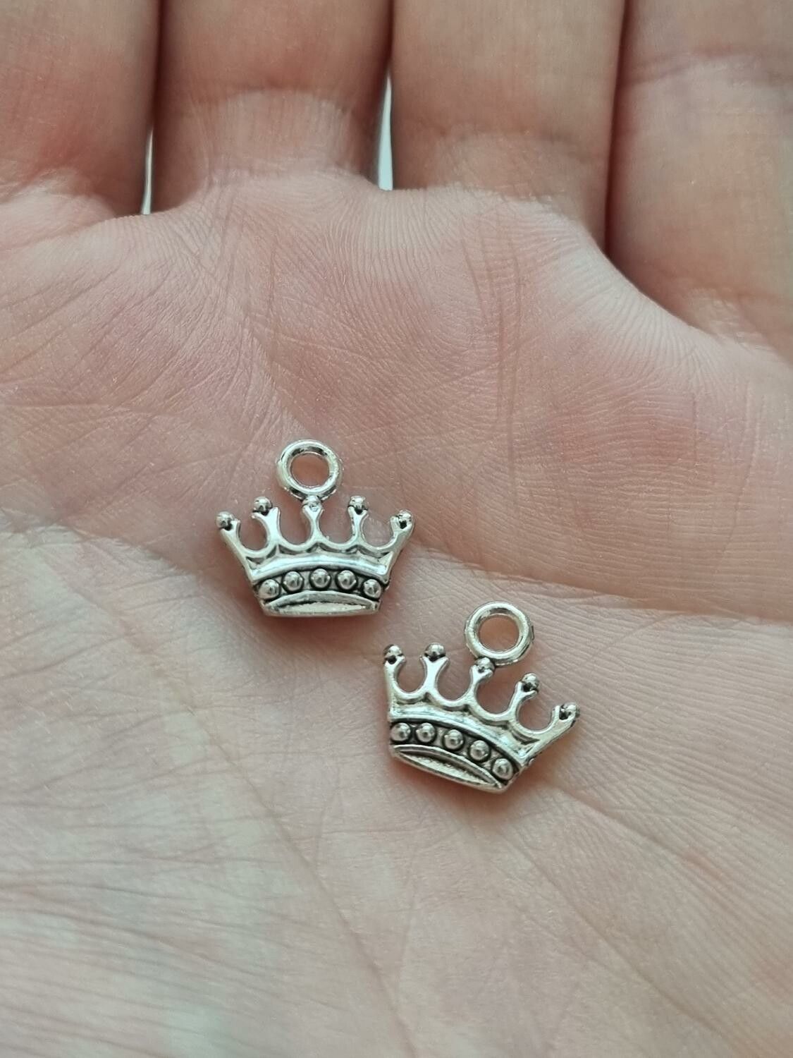 2 st Kungakronor berlocker charms (silverfärgade)