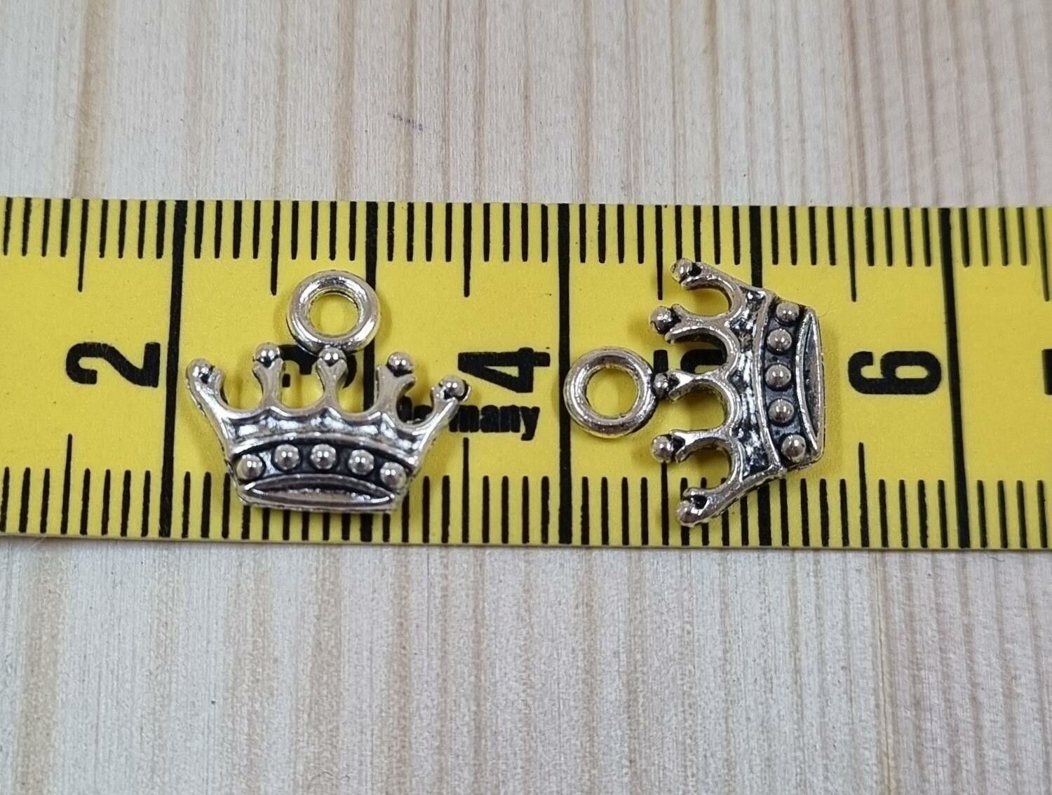 2 st Kungakronor berlocker charms (silverfärgade)