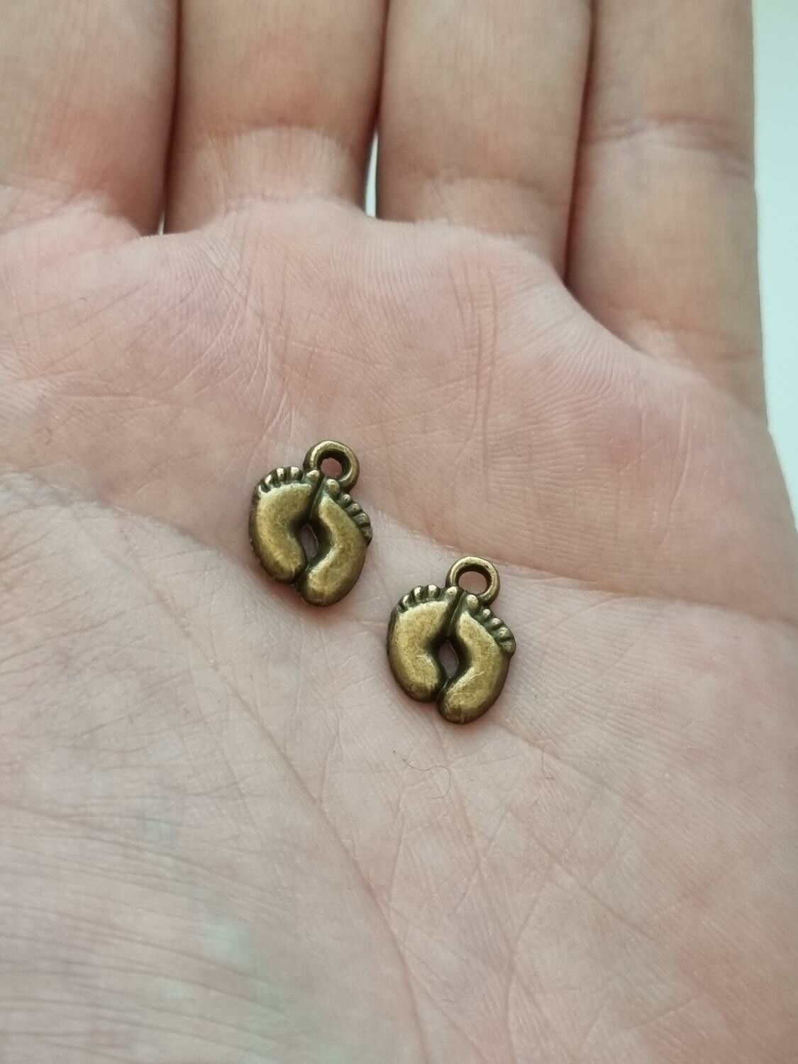 2 st Berlocker Charms Fötter (Bronsfärgade)