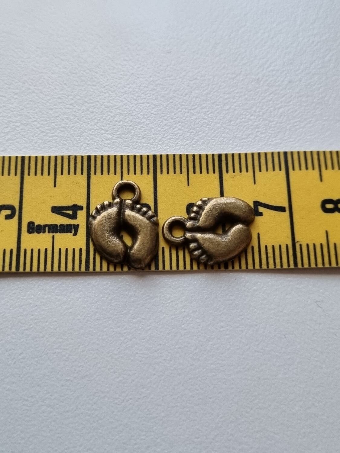 2 st Berlocker Charms Fötter (Bronsfärgade)