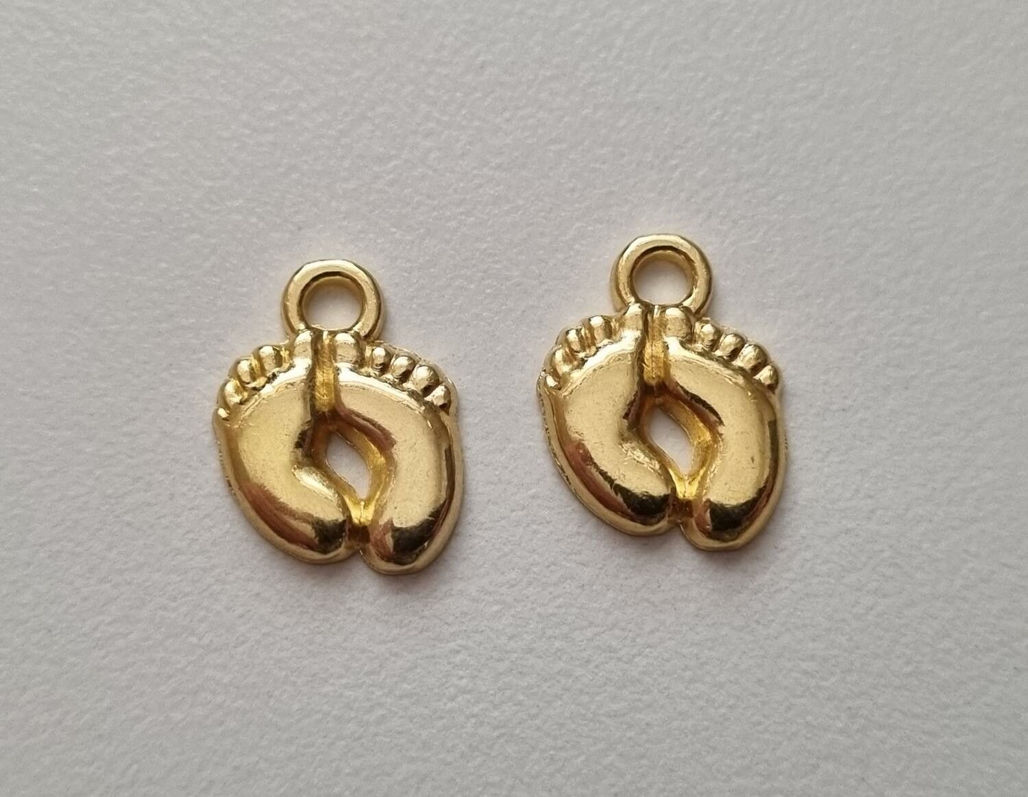 2 st Berlocker Charms Fötter (Guldfärgade)