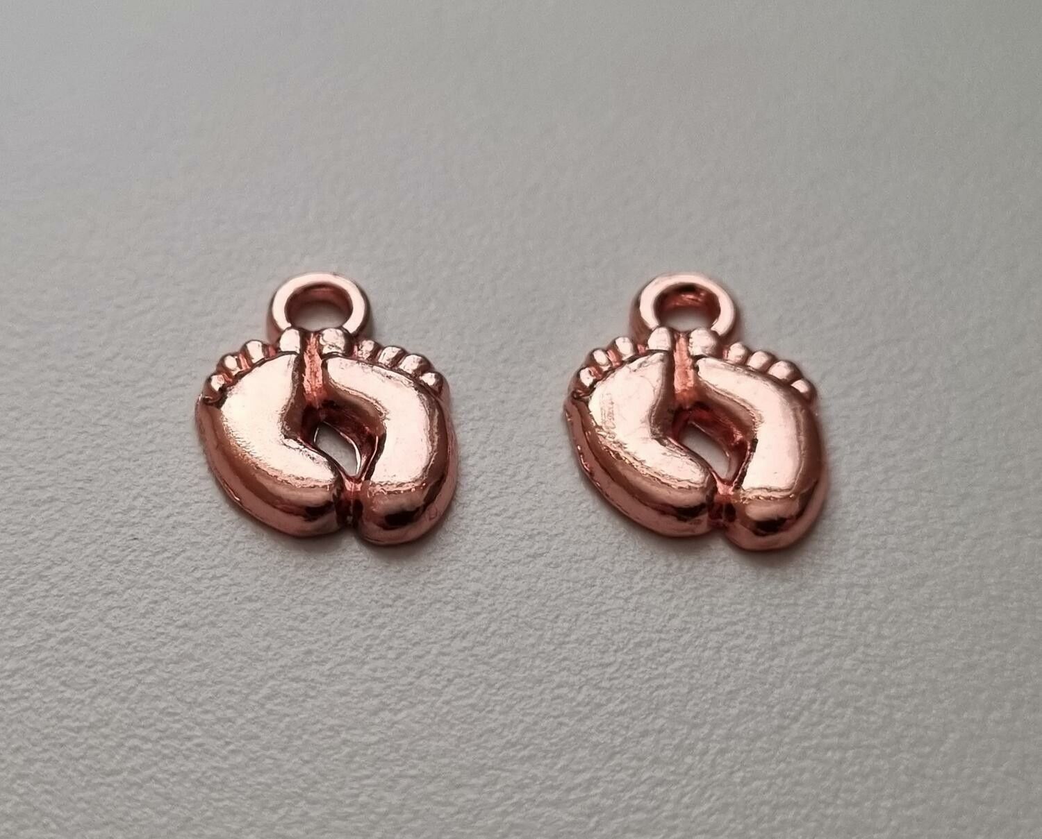 2 st Berlocker Charms Fötter (Roseguldfärgade)