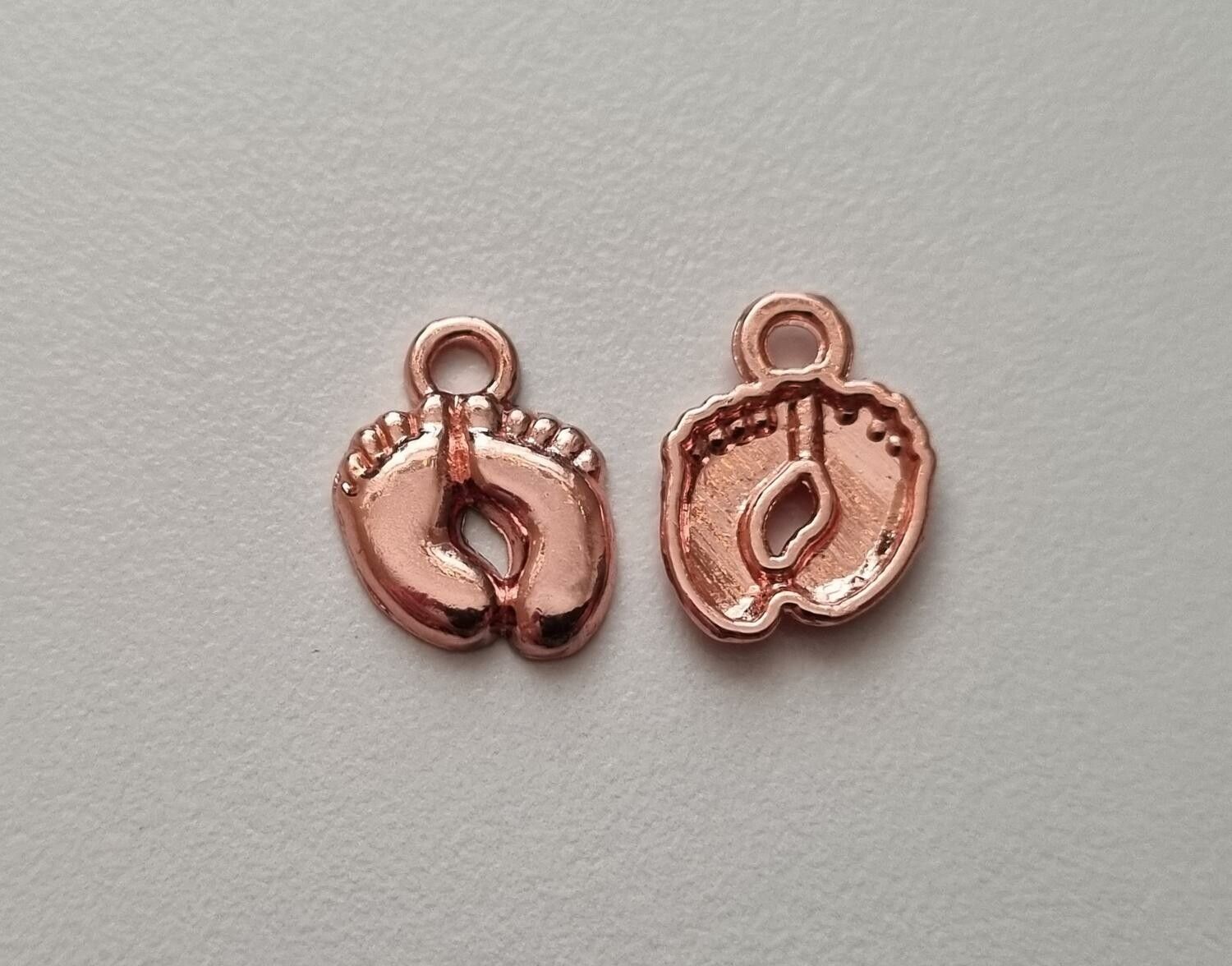 2 st Berlocker Charms Fötter (Roseguldfärgade)