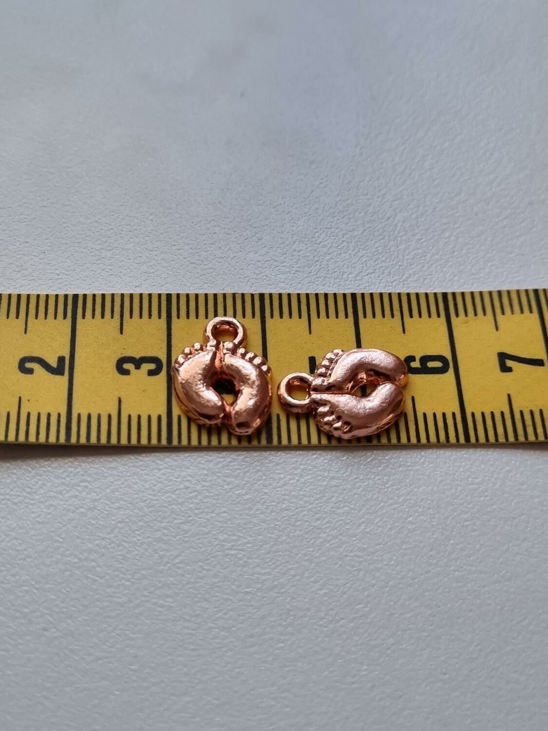 2 st Berlocker Charms Fötter (Roseguldfärgade)