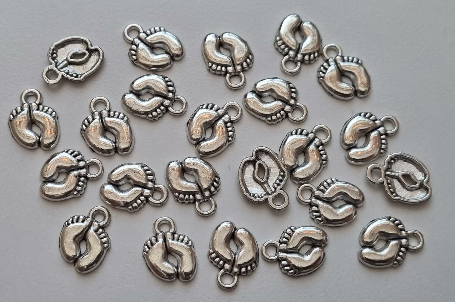 2 st Berlocker Charms Fötter