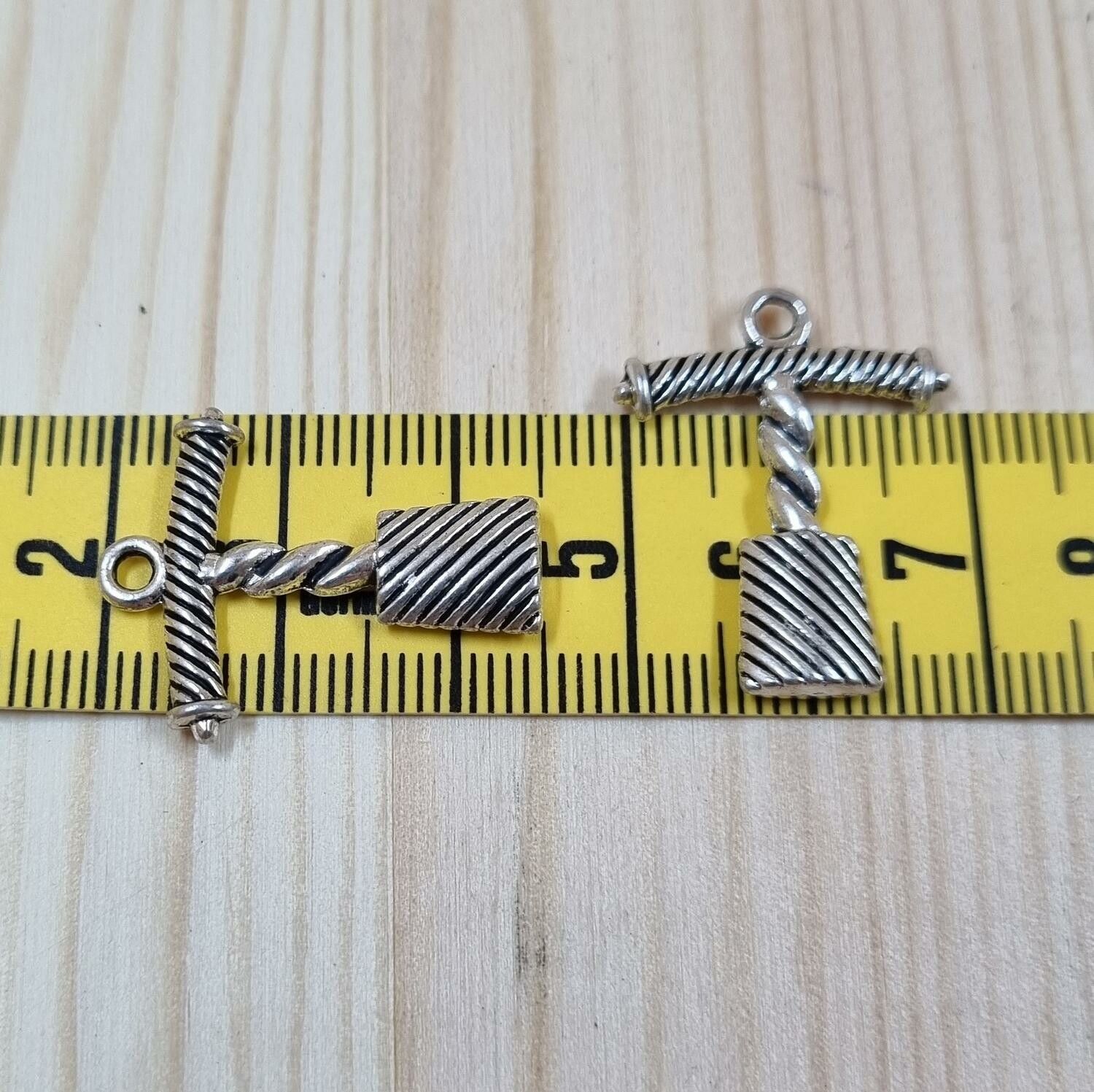 2 st miniatyrer berlocker Vinöppnade, korköppnare