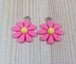 2 st rosa daisy flowers, blommor berlocker i resin