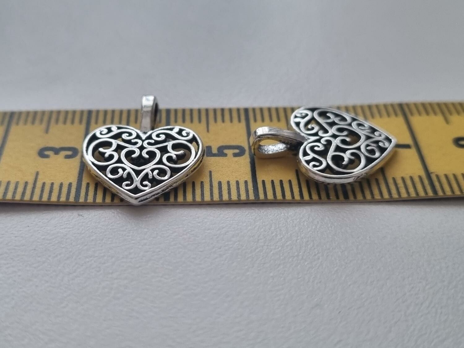 2 st berlocker charms Hjärtan