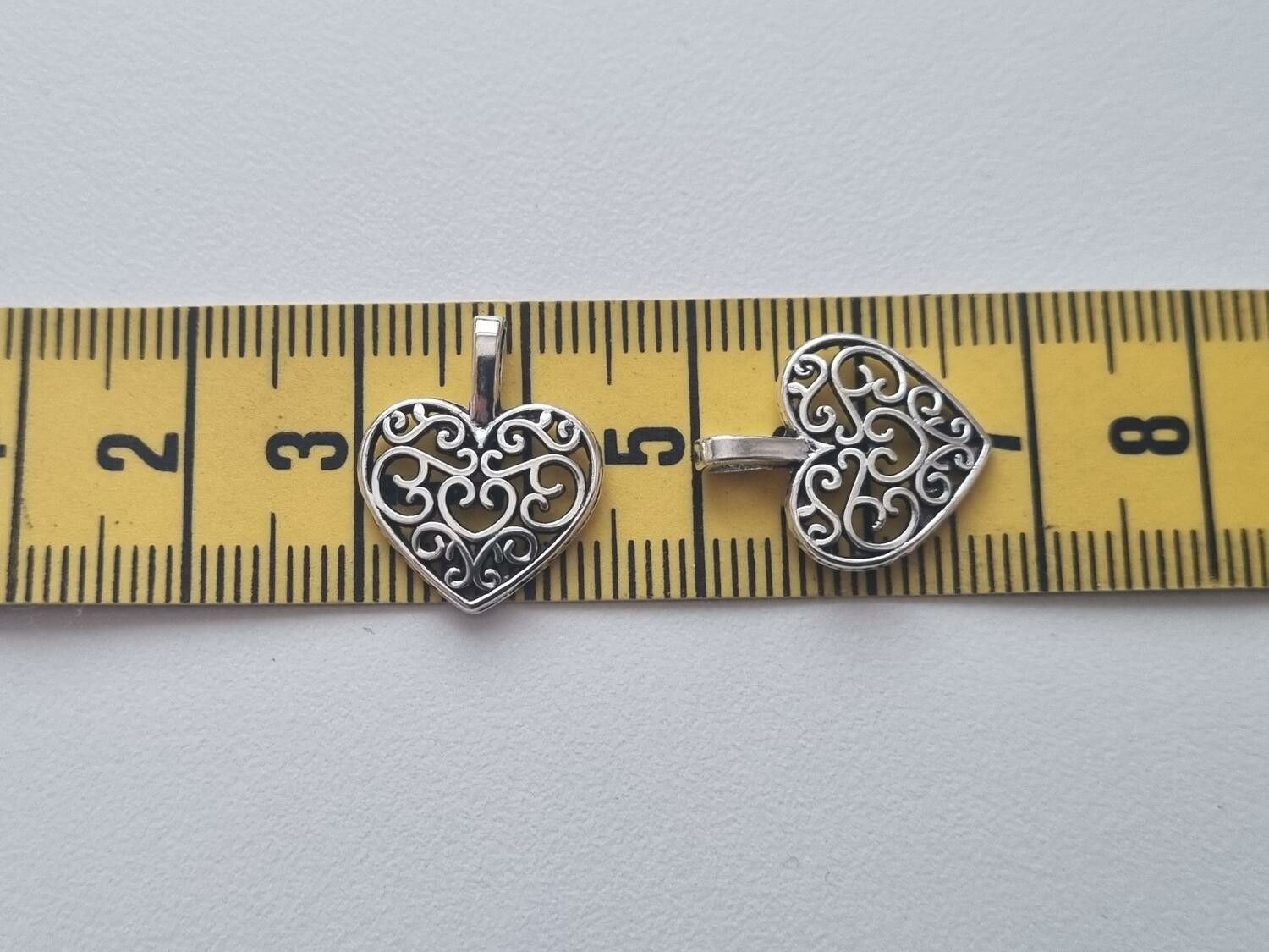 2 st berlocker charms Hjärtan