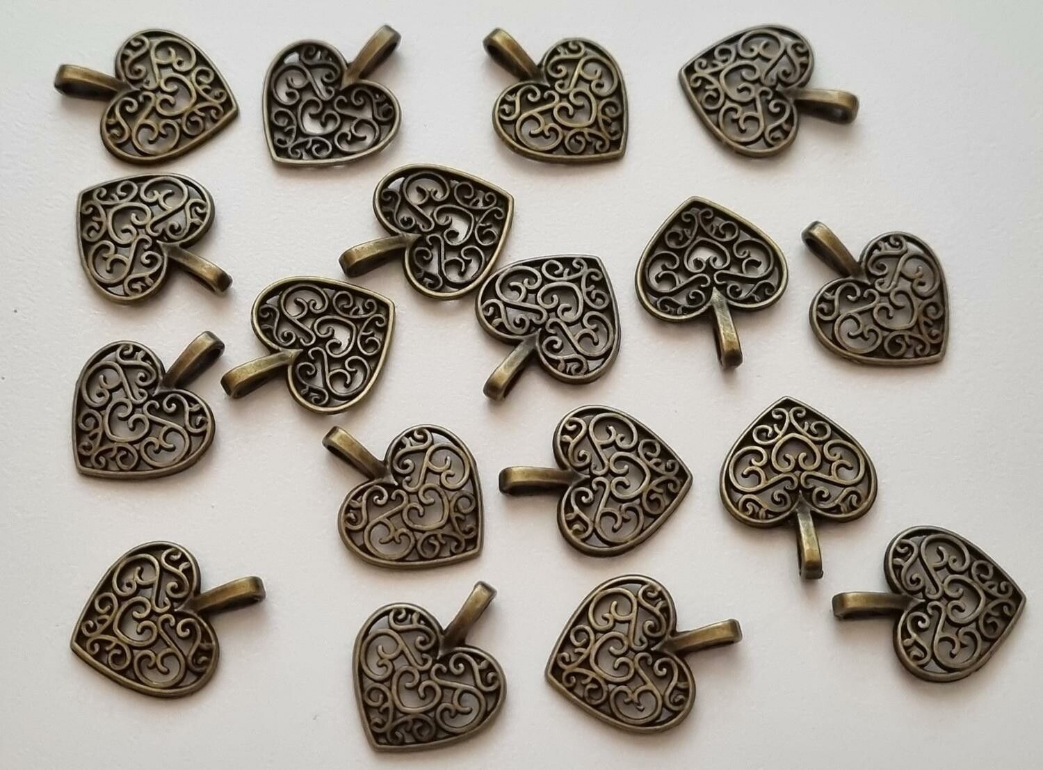 2 st berlocker charms Hjärtan