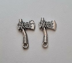 Miniatyr Charms Berlocker Yxor, 2 st silverfärgade