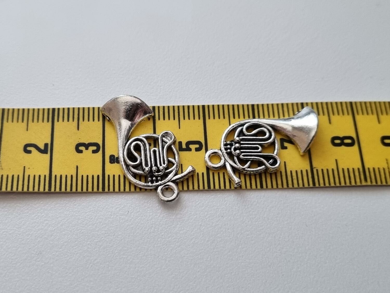 Miniatyr Charms Berlocker Trumpet, 2 st