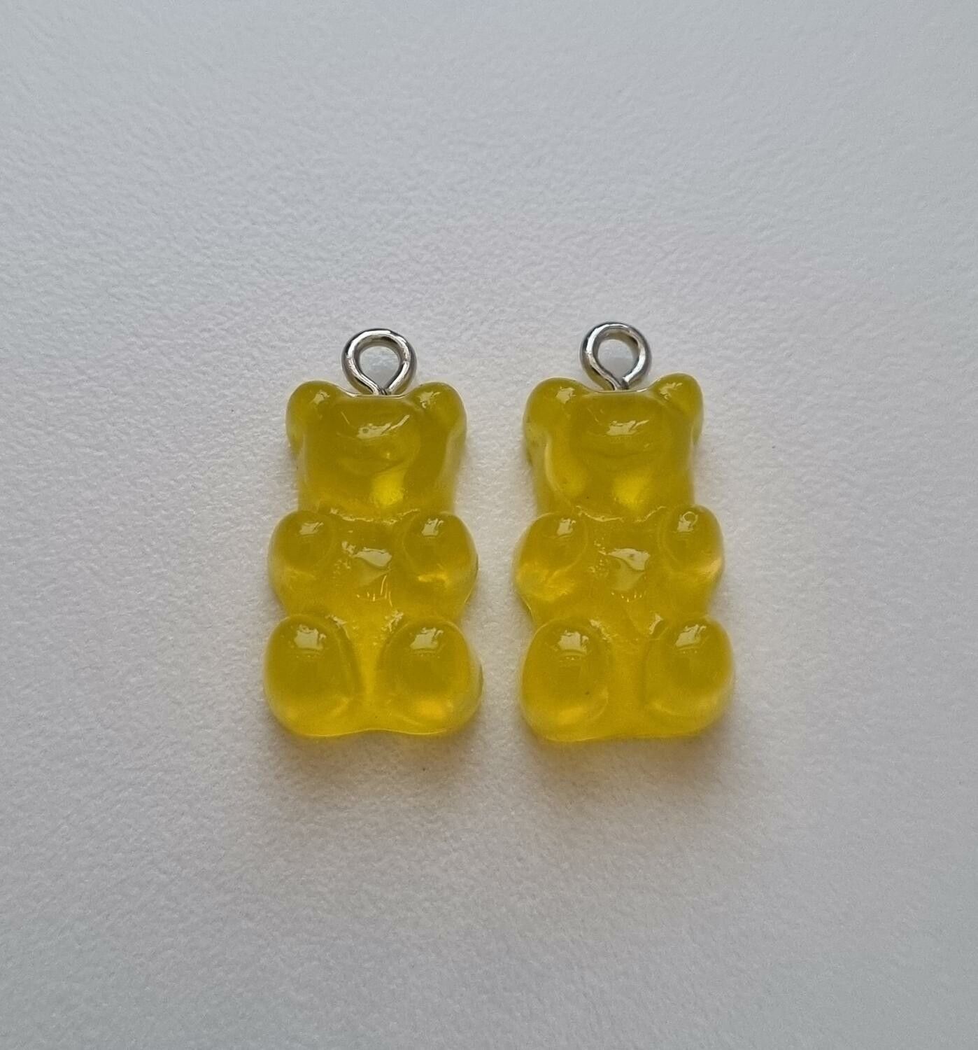 2 st gula Gummibjörnar, miniatyrer berlocker charms