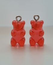 2 st röda Gummibjörnar, miniatyrer berlocker charms