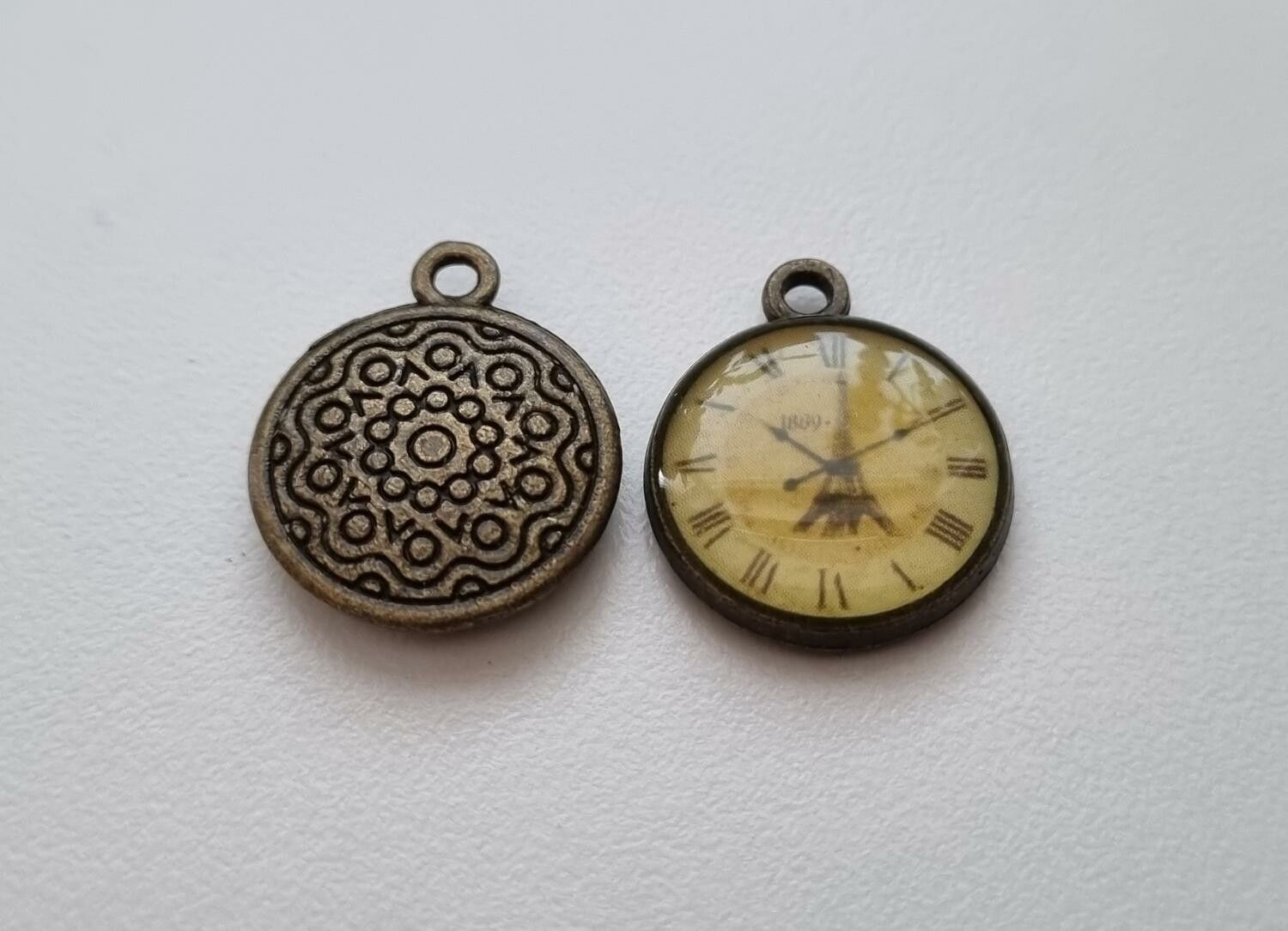 Berlocker miniatyr charms Klockor, 2 st