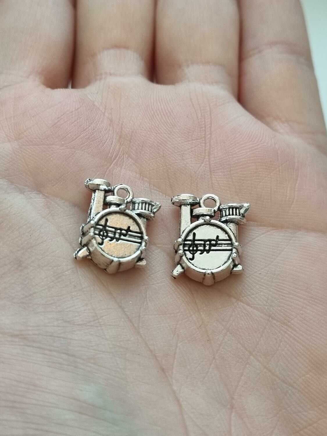 Berlocker Charms Miniatyr Musikinstrument, Trumset (2 st)