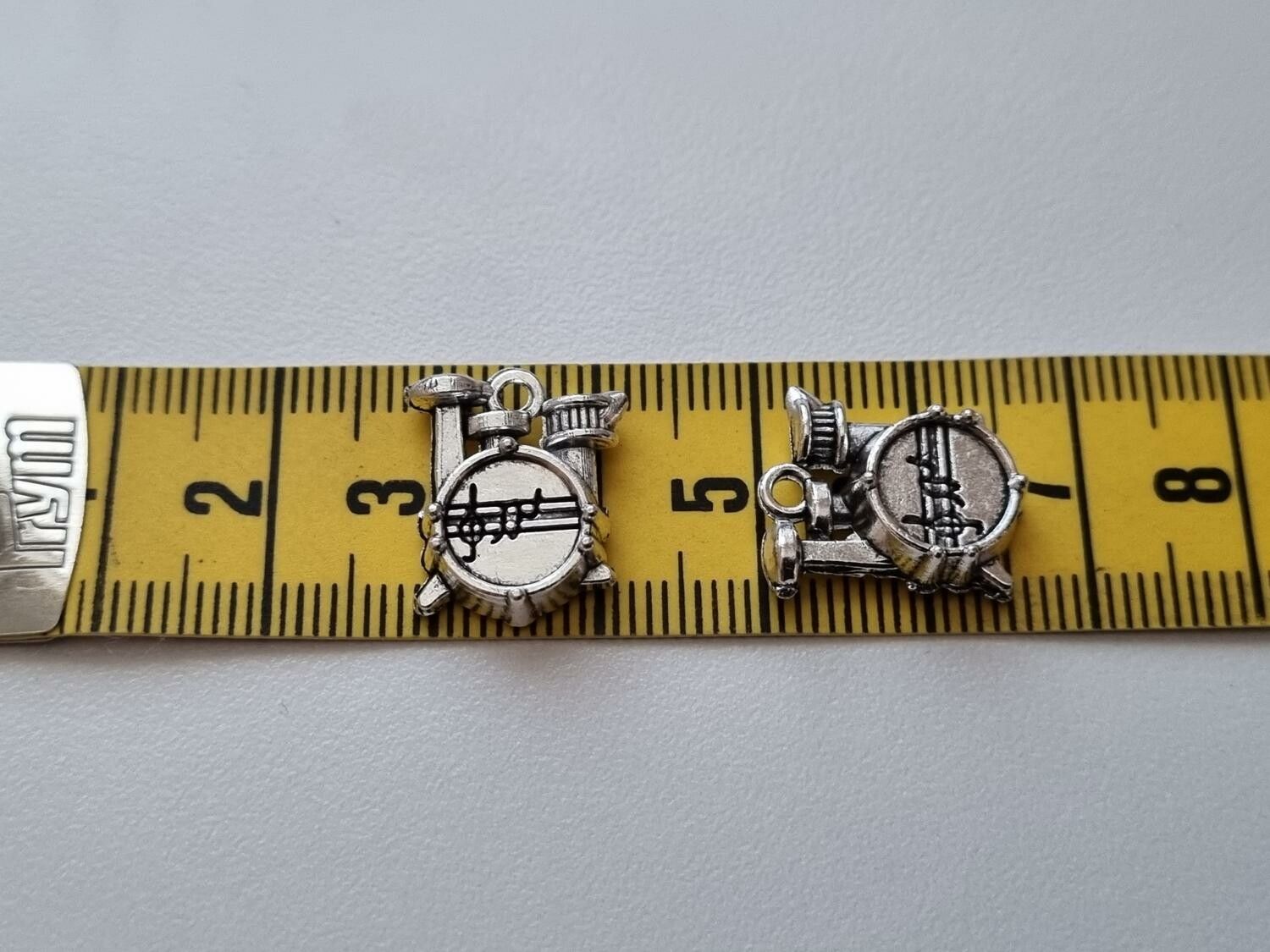 Berlocker Charms Miniatyr Musikinstrument, Trumset (2 st)