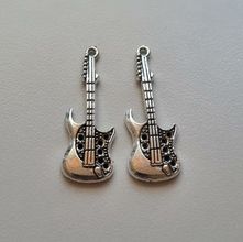 Berlocker Charms Miniatyr Gitarr, 2 st i antiksilverfärg
